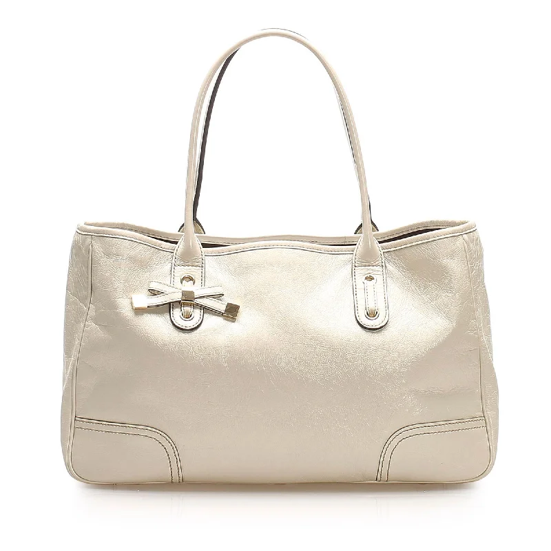 Women Gucci bags with interlocking G hardware for a classic lookGucci Princy Leather Tote Bag (SHG-15359)