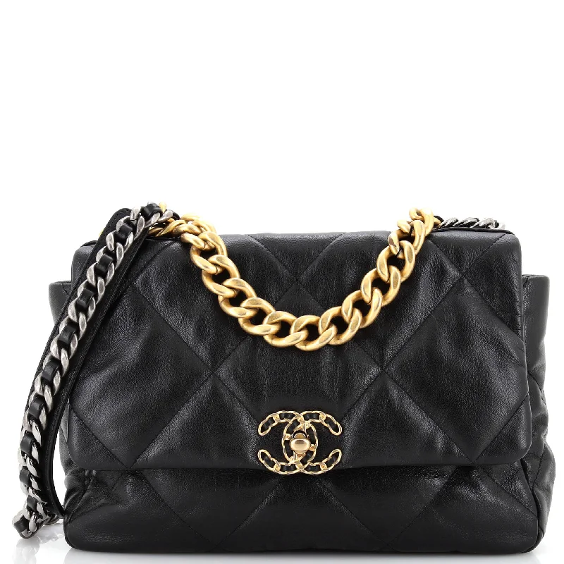 Women Gucci bags with a snap - button closure and a decorative charm19 Flap Bag Quilted Leather Large