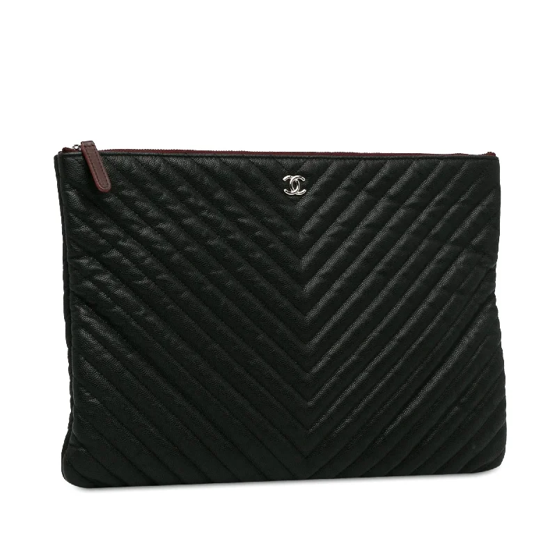 Chanel Designer Handbag with Unique DesignChanel Large Caviar Chevron Flat Cosmetic Case (F6hVIo)