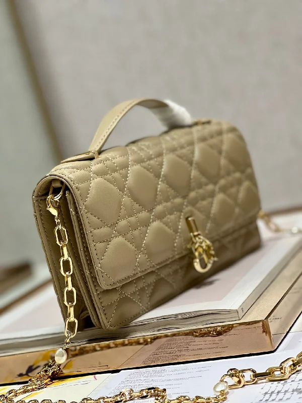 High - fashion Christian Dior bags with a geometric patternChristian Dior - Luxury Bags  214