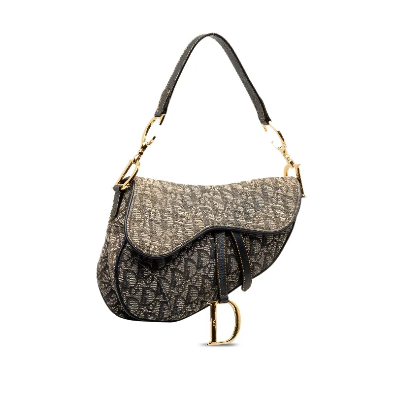 Christian Dior bags with a quilted pattern and gold - toned hardwareDior Oblique Canvas Saddle (4xs9xj)